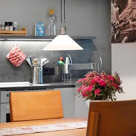 Apartament Besamia *